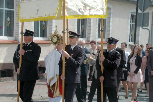 Bo%c5%bce_cia%c5%82o_kamie%c5%84